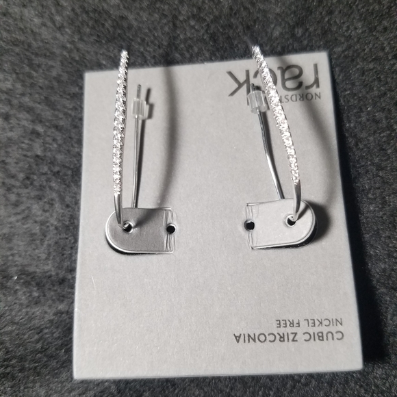 Earrings - Picture 3 of 4